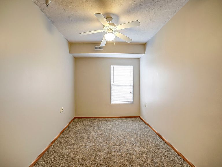 1534 E Dodge St photo 8