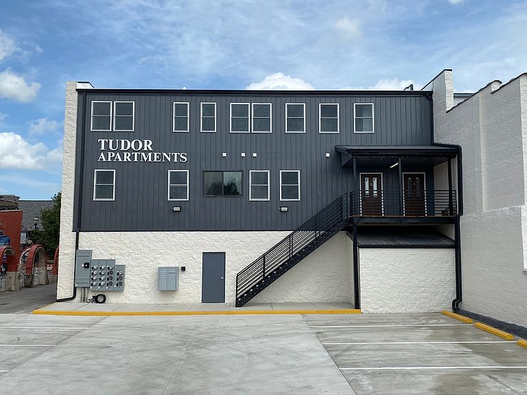 513 N Buckeye St photo 2