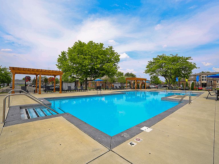 921 Parliament Pl photo 3