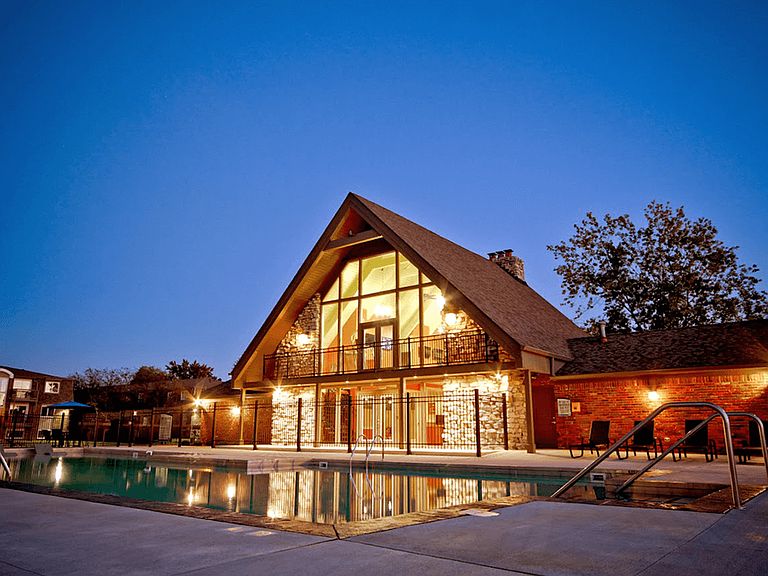 921 Parliament Pl photo 4