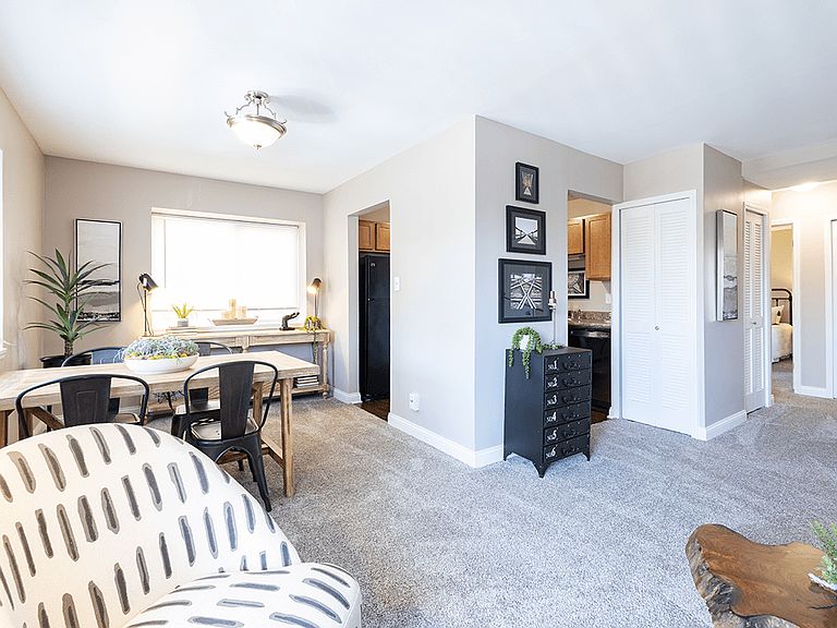 921 Parliament Pl photo 6