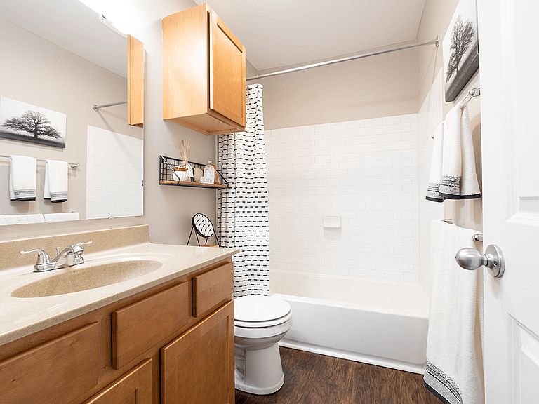 921 Parliament Pl photo 7