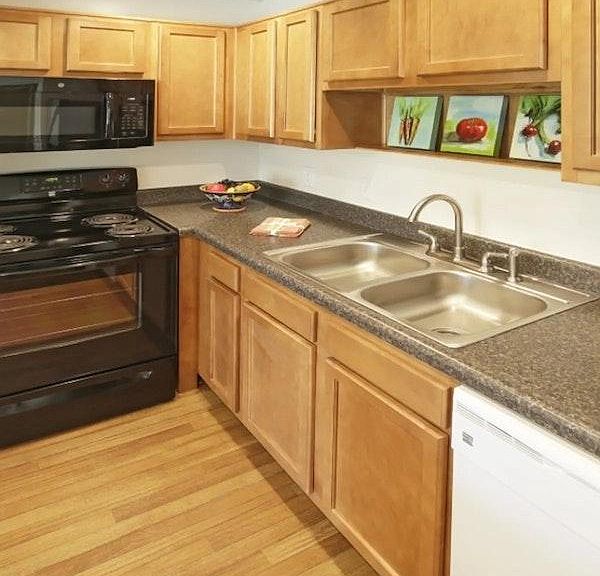 714 Connors Dr photo 4