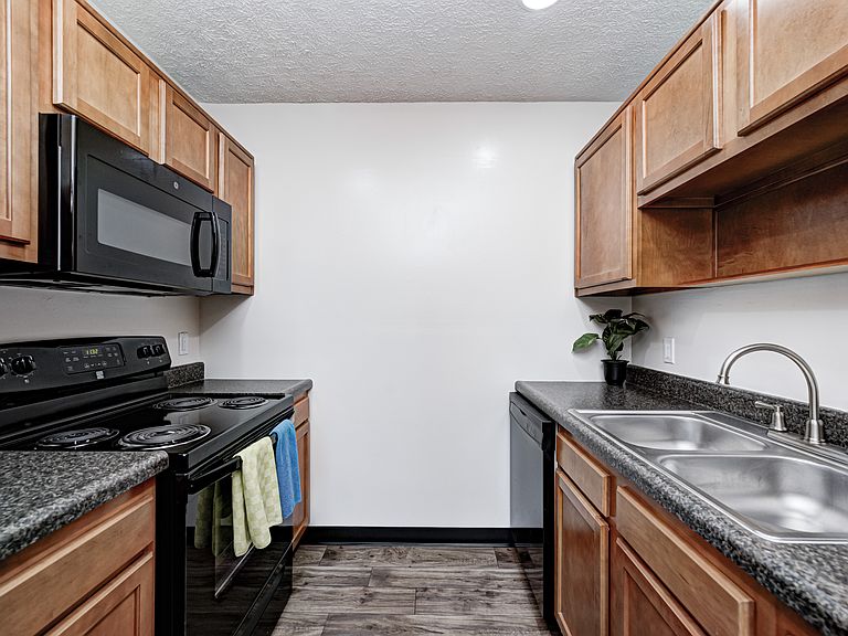 714 Connors Dr photo 8