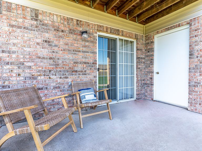 700 Bexley Pl photo 6