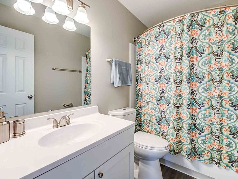 745 Wooddale Ter photo 5