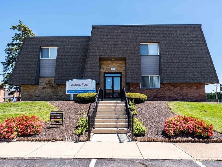 745 Wooddale Ter photo 6