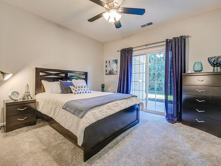 2400 E Main St photo 7