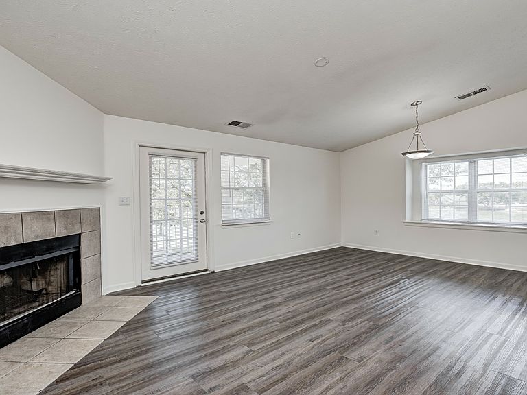 1534 Sandy Bay Dr photo 5