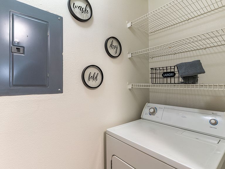 1630 Saddle Way photo 2