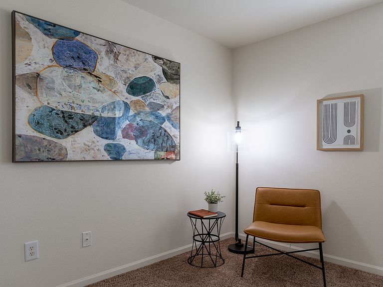 1630 Saddle Way photo 4