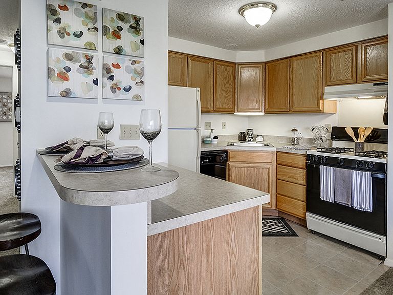 902 Wallington Cir photo 4