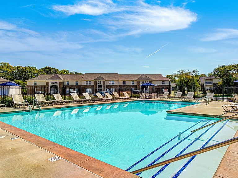 1930 Ashley Way photo 4