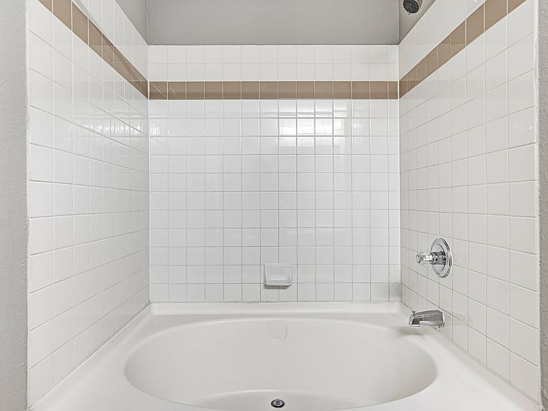 1930 Ashley Way photo 5