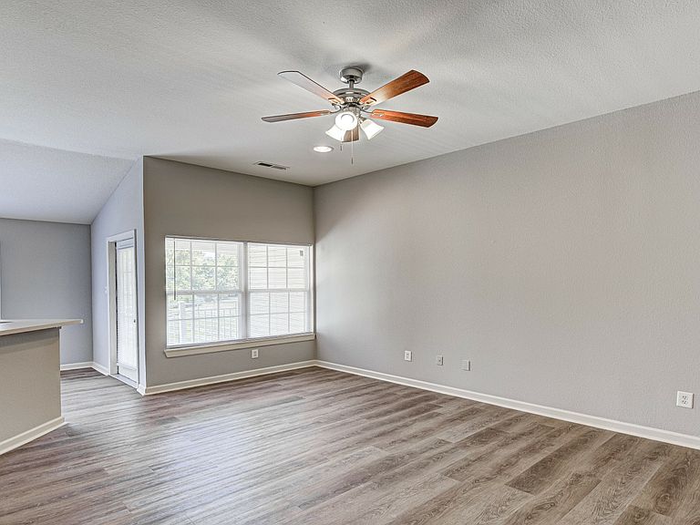 1930 Ashley Way photo 8