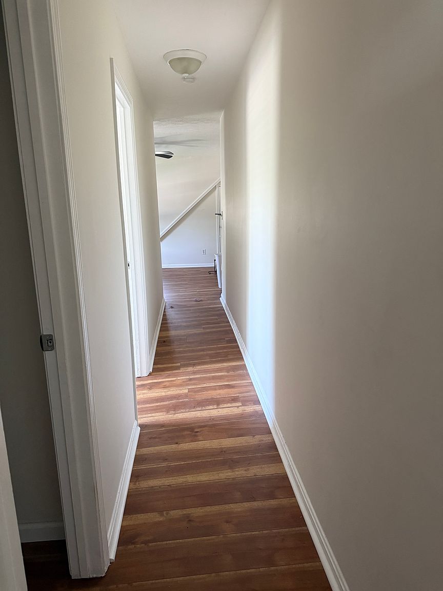 509 1/2 Walnut St photo 6