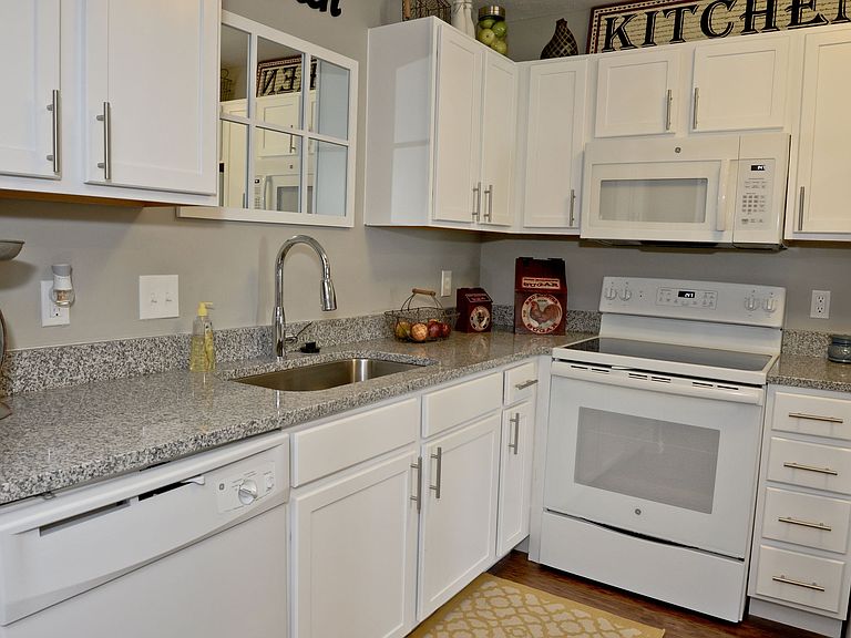 314 Great Lakes Dr photo 7