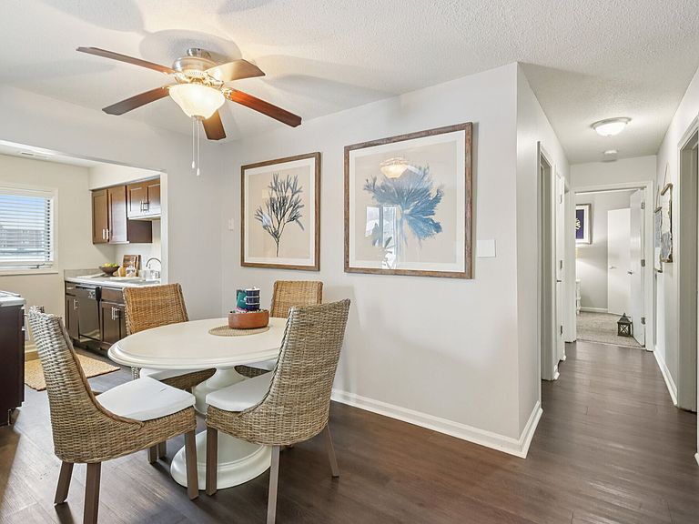 1100 Northlake Dr photo 2