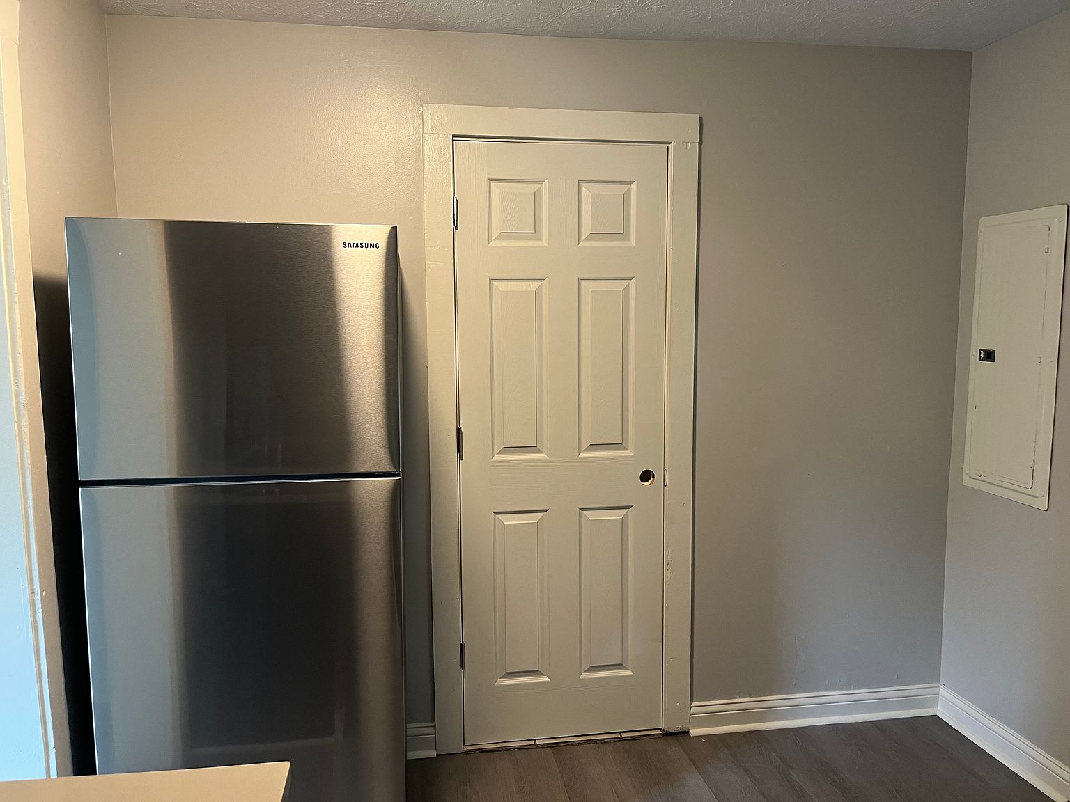 623 Cherry St photo 3