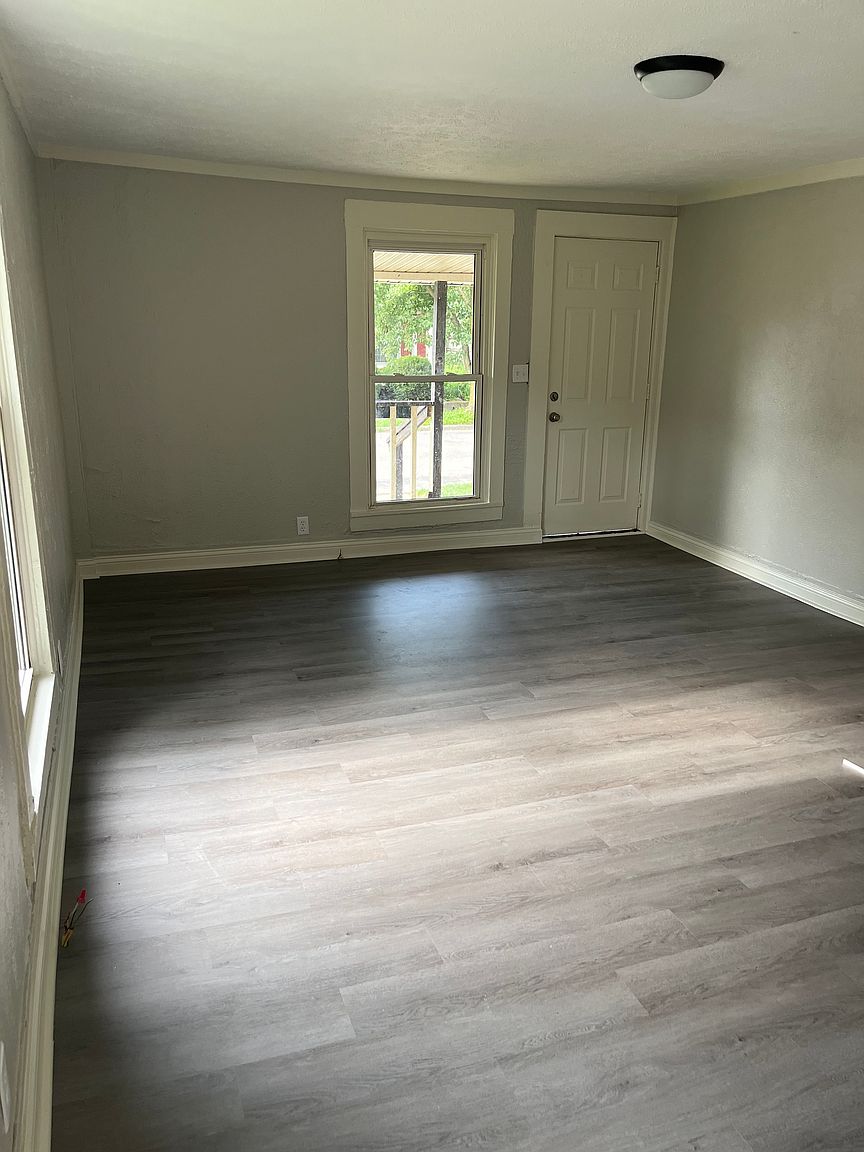 623 Cherry St photo 5