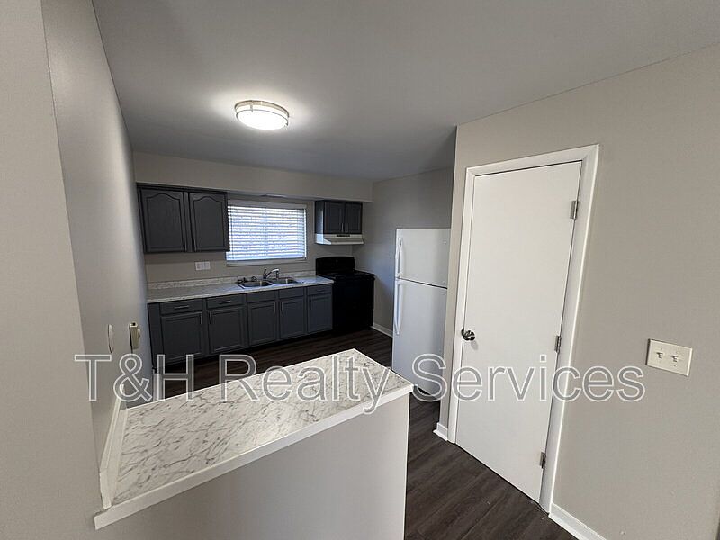 1142 Evans Ave APT 3