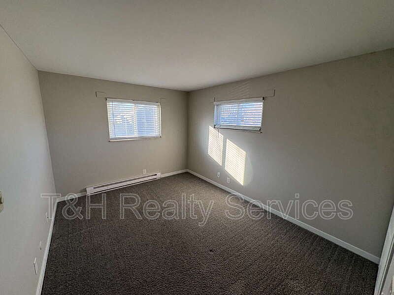 1142 Evans Ave APT 3 photo 2