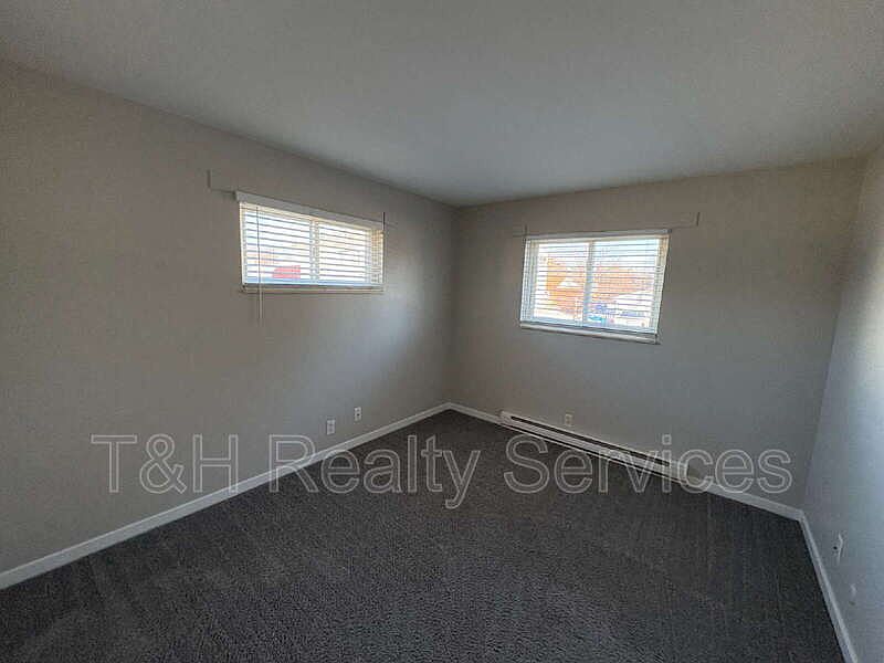 1142 Evans Ave APT 3 photo 5