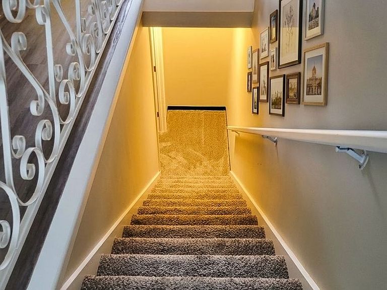 1200 N Quarry Rd photo 2