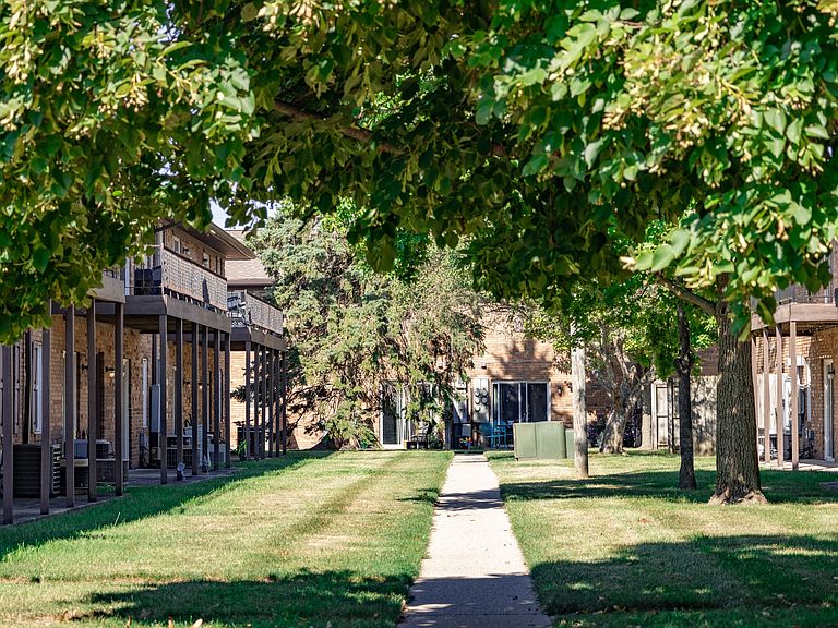 2111 W Frederick Dr photo 5