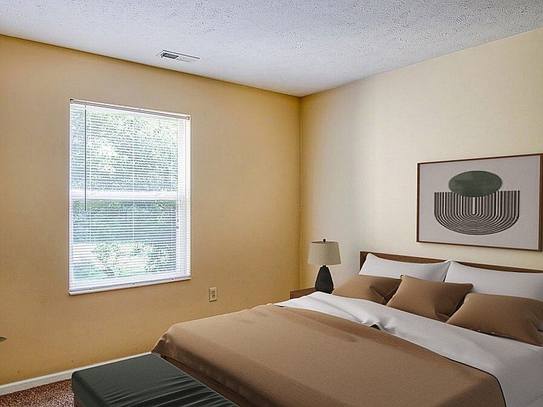 717 E Hunters Run Dr photo 5