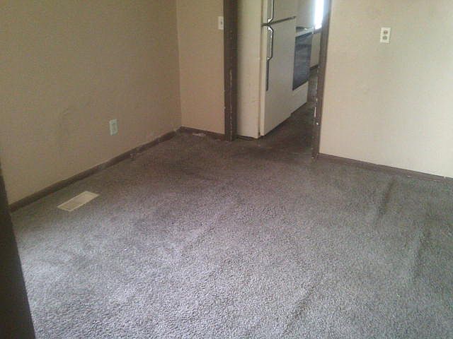 1020 W 3rd St APT 4 photo 3