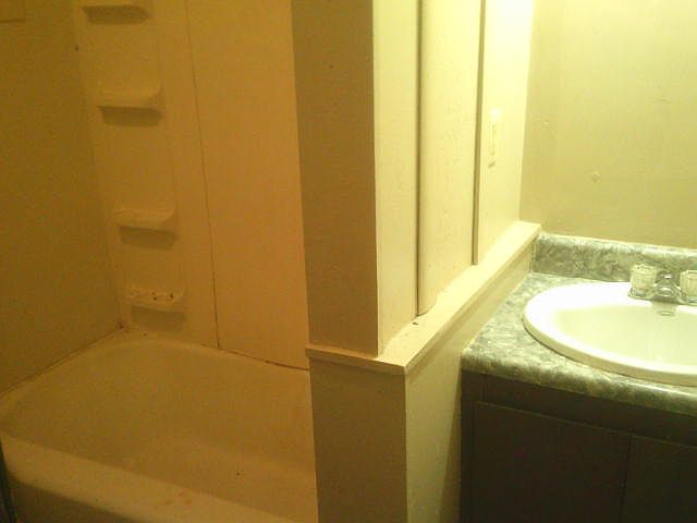 1020 W 3rd St APT 4 photo 6