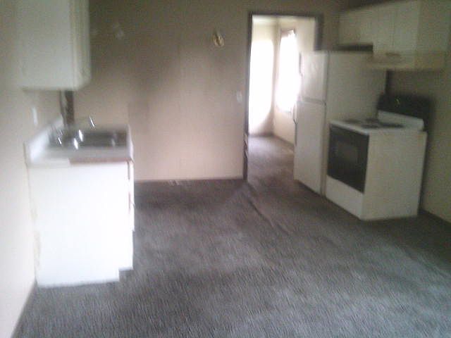 1020 W 3rd St APT 4 photo 7