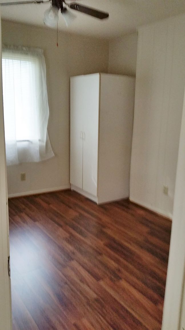 906 W 3rd St APT A photo 2