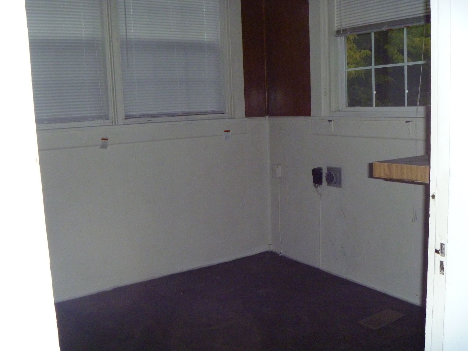 916 W 3rd St APT A photo 4