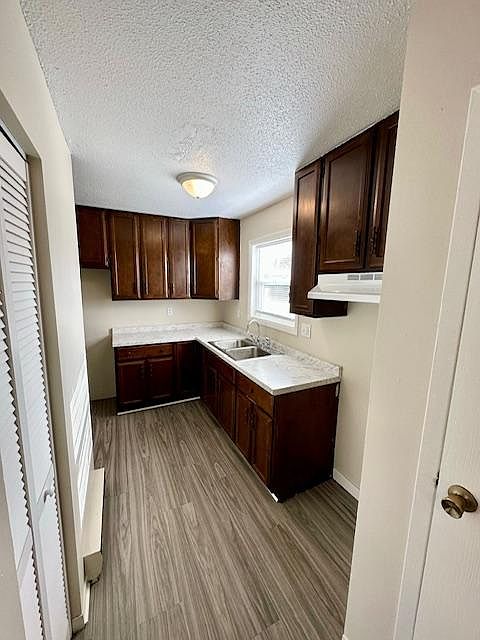 1217 W 10th St photo 5