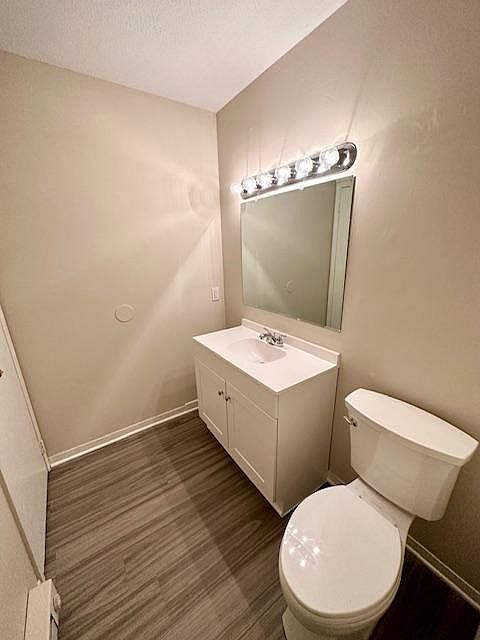 1217 W 10th St photo 8