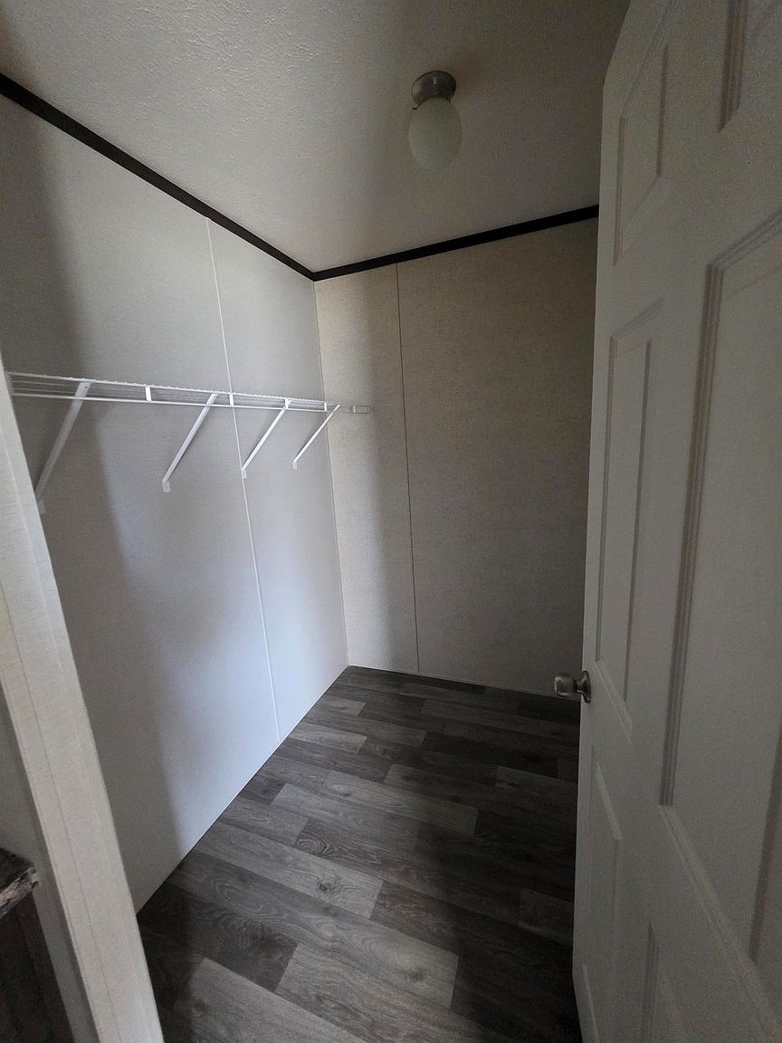 1200 S Hendricks Ave Trailer 18 photo 2