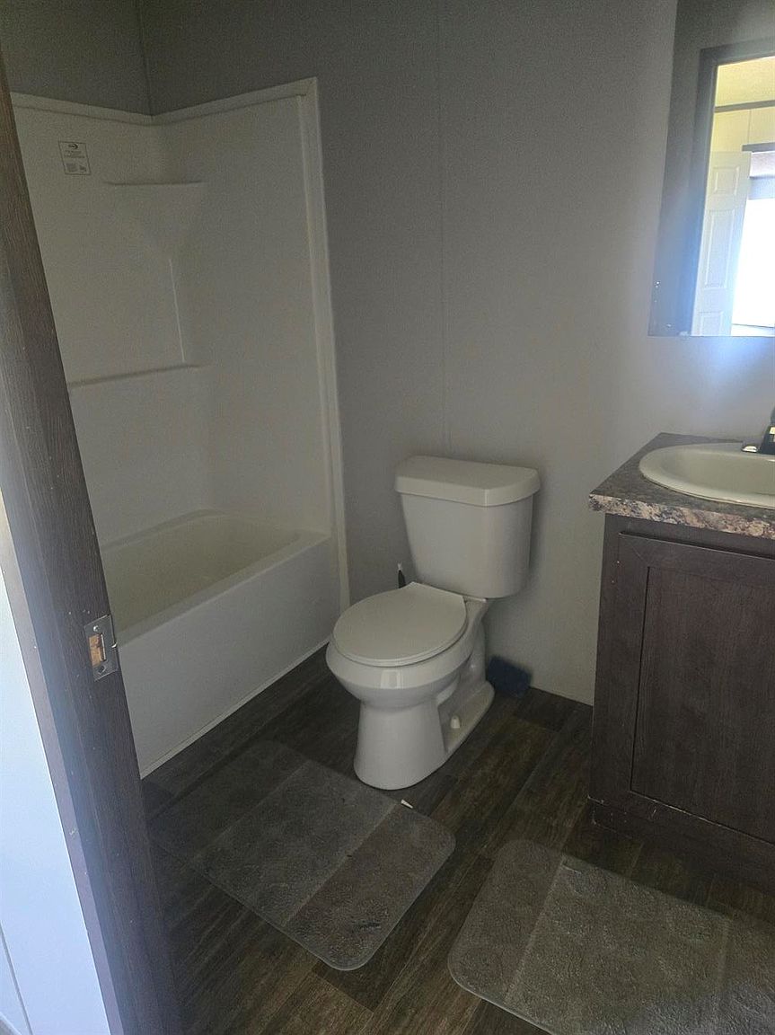 1200 S Hendricks Ave Trailer 18 photo 4